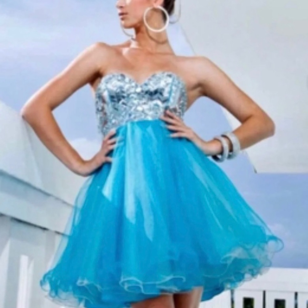 Bright blue Tony Bowls size 4!!